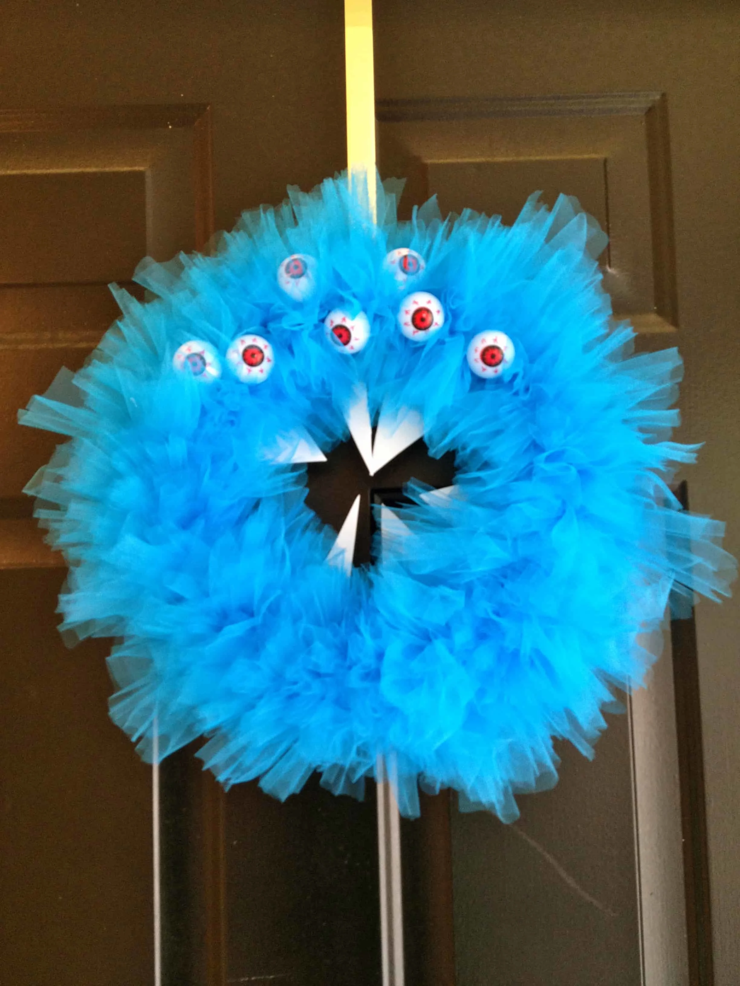Making a Tulle Wreath - Charleston Crafted
