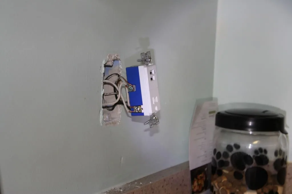 Installing a USB Outlet - Charleston Crafted
