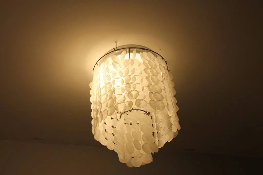 DIY faux-capiz-shell lampshade - Crafty Nest