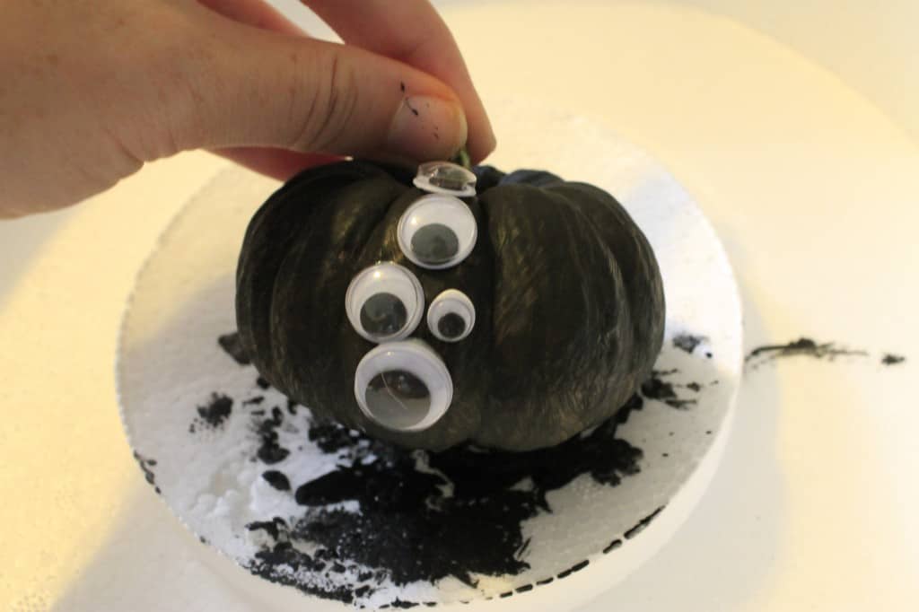 Googly Eye Pumpkin - Charleston Crafted