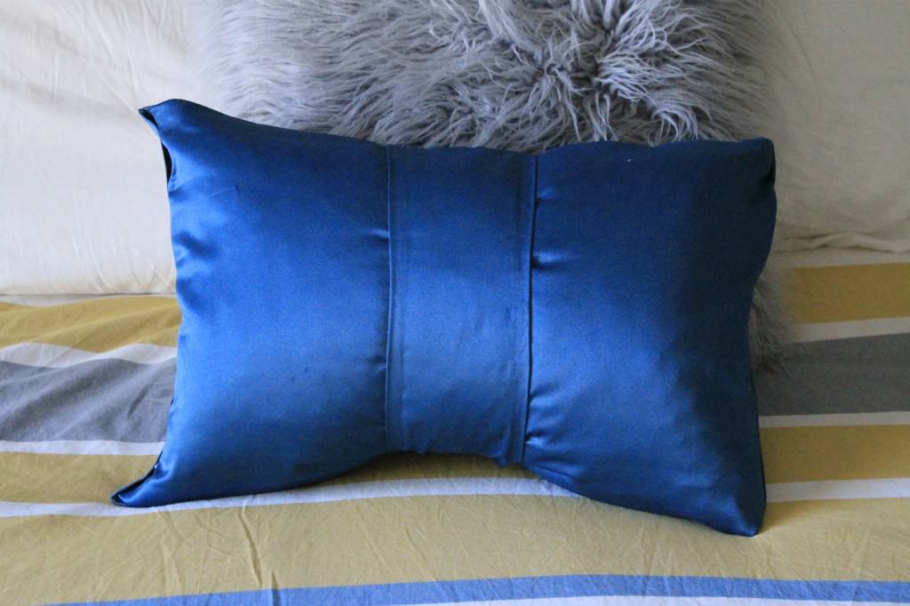 No Sew Bow Pillow