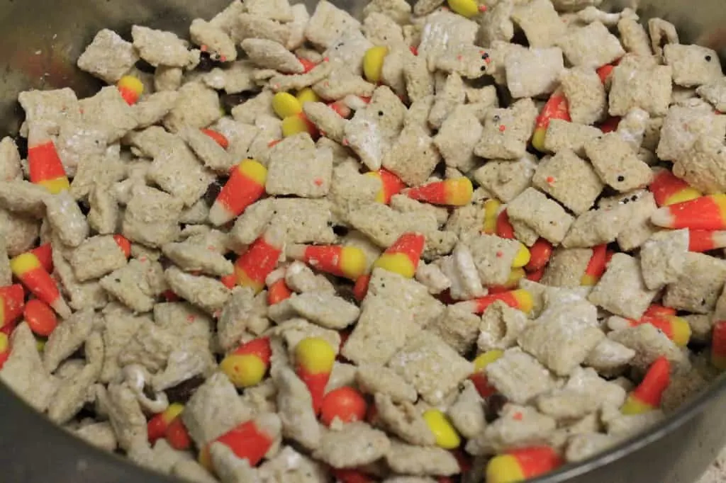 Halloween Puppy Chow - Charleston Crafted