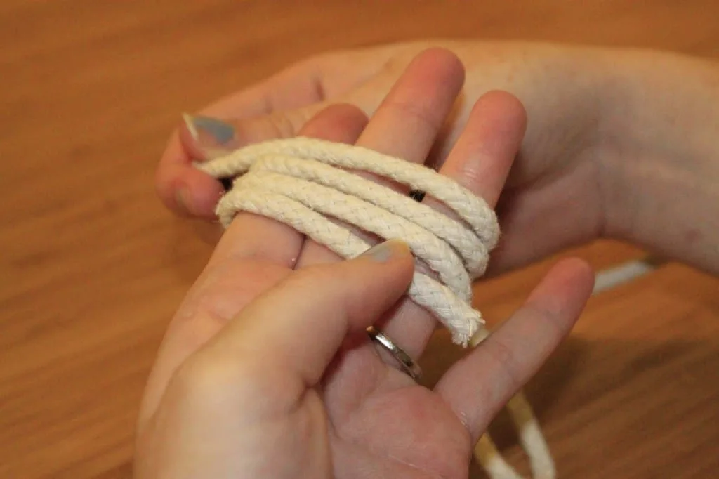 DIY Monkey Fist Knots for Wedding Decor - Charleston Crafted