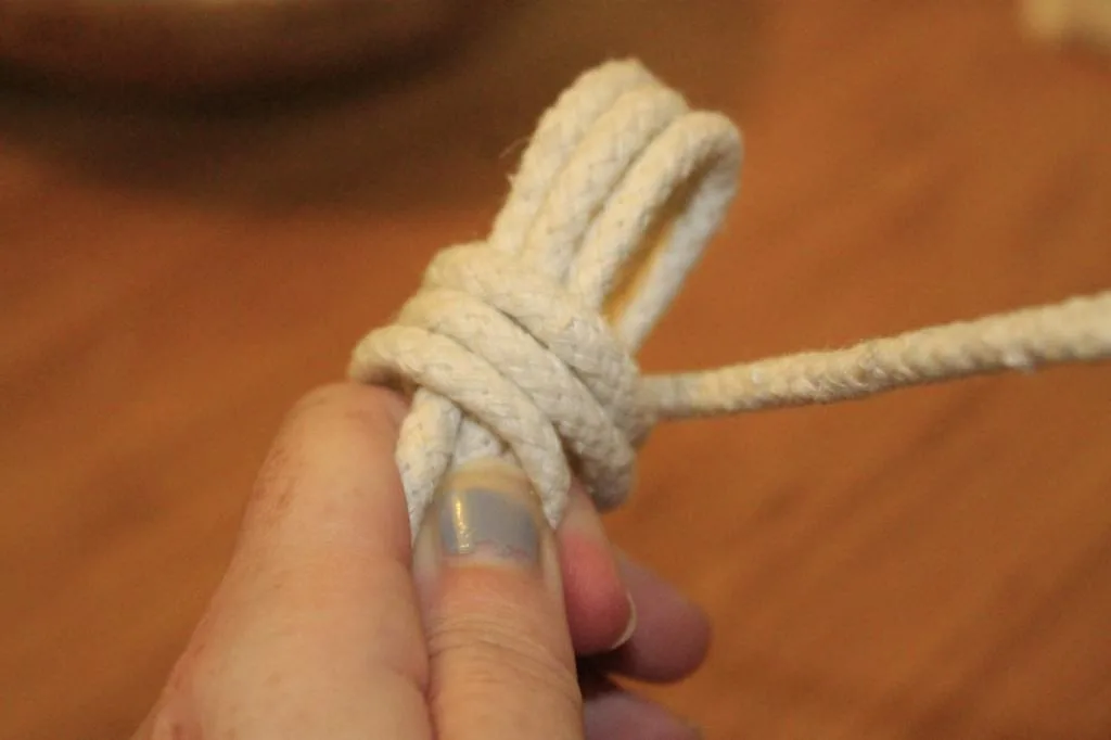 DIY Monkey Fist Knots for Wedding Decor - Charleston Crafted