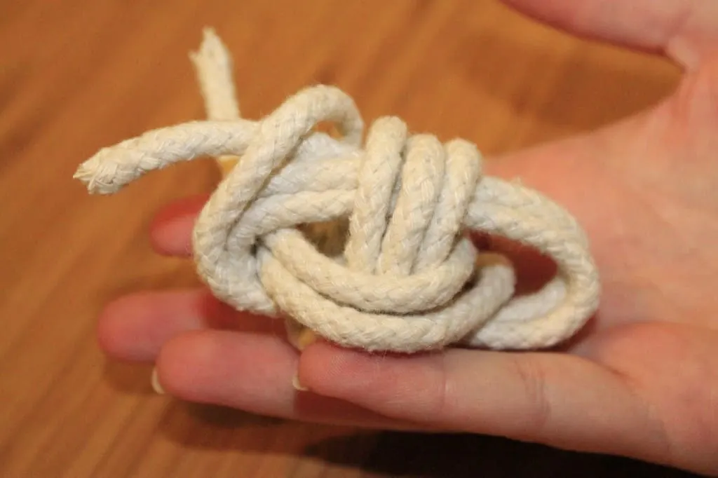 DIY Monkey Fist Knots for Wedding Decor - Charleston Crafted