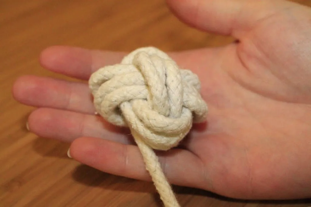 DIY Monkey Fist Knots for Wedding Decor - Charleston Crafted