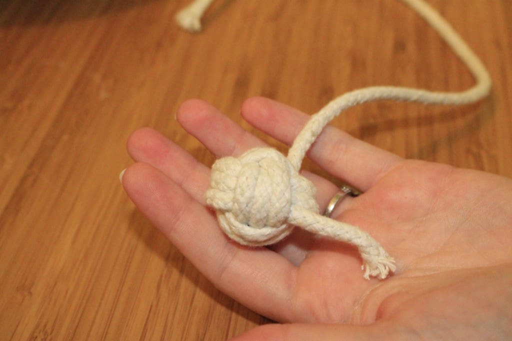 DIY Monkey Fist Knots for Wedding Decor - Charleston Crafted