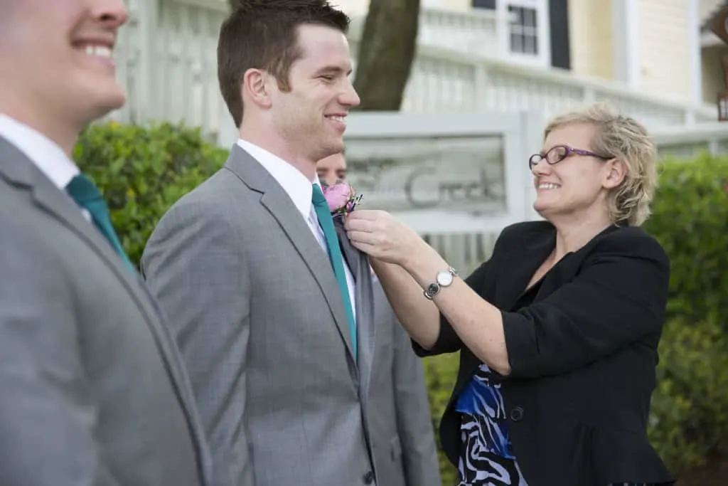 Groomsmen Photos - Charleston Crafted