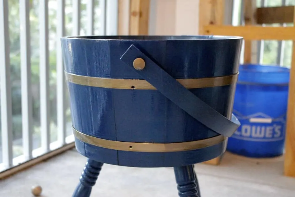 A photo of the finished planter's paint.