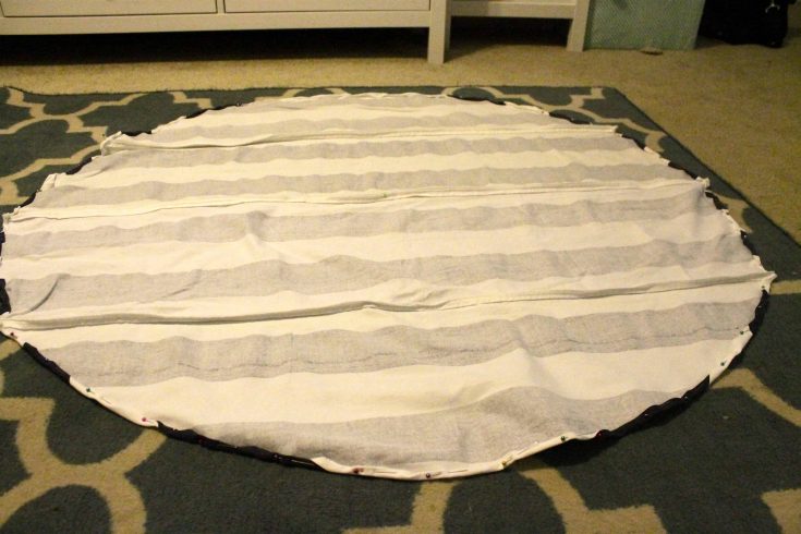 DIY Christmas Tree Skirt - Charleston Crafted