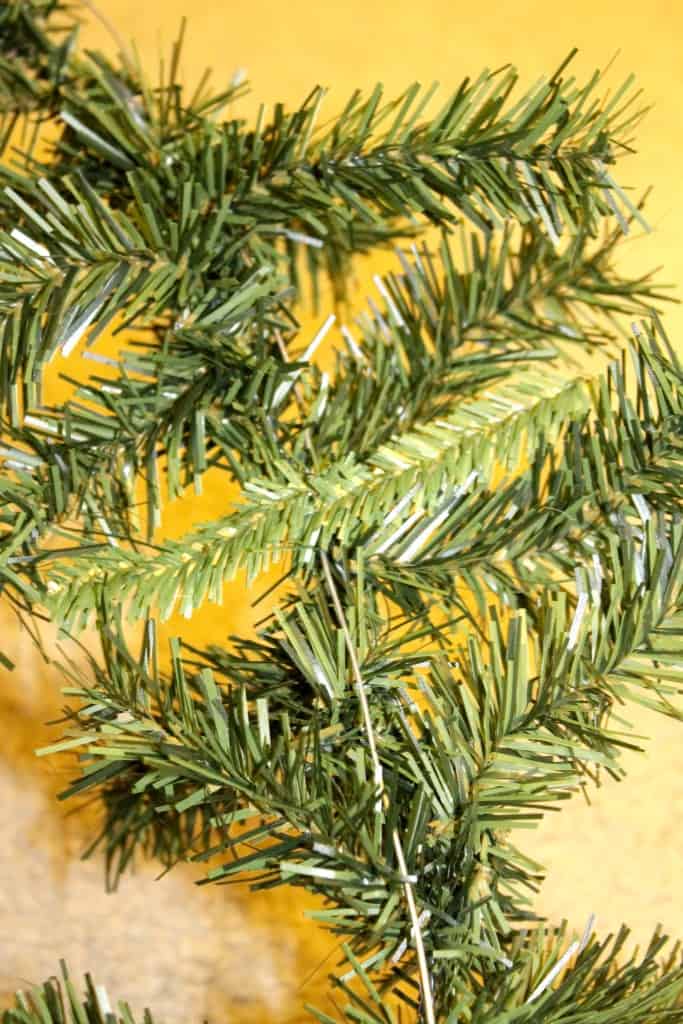 Coastal Christmas: DIY Anchor Garland Holiday Wreath