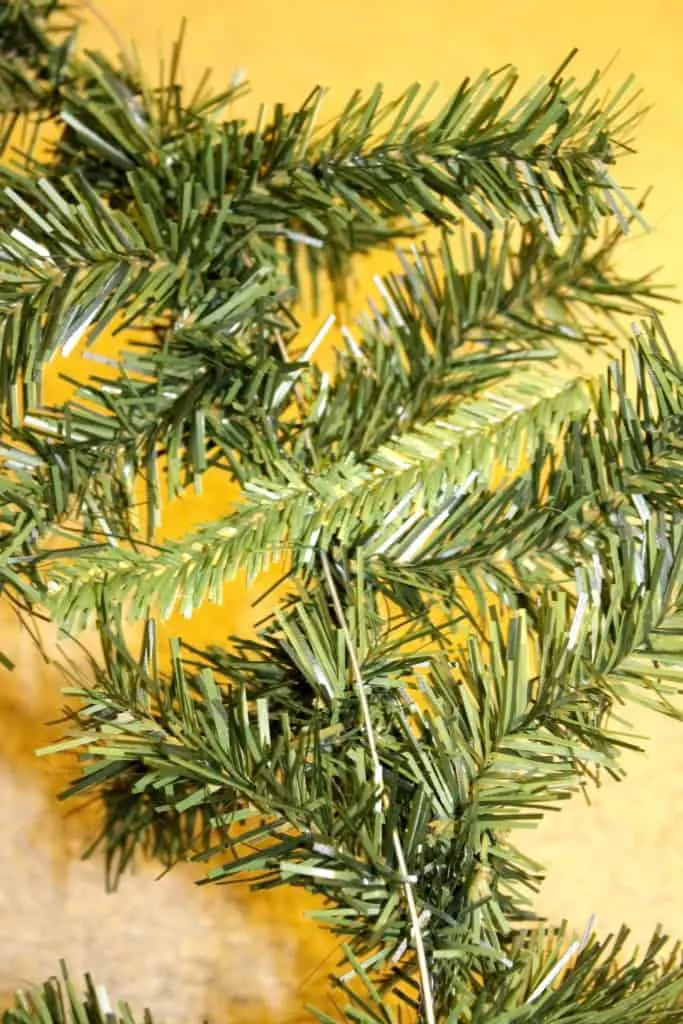 Coastal Christmas: DIY Anchor Garland Holiday Wreath