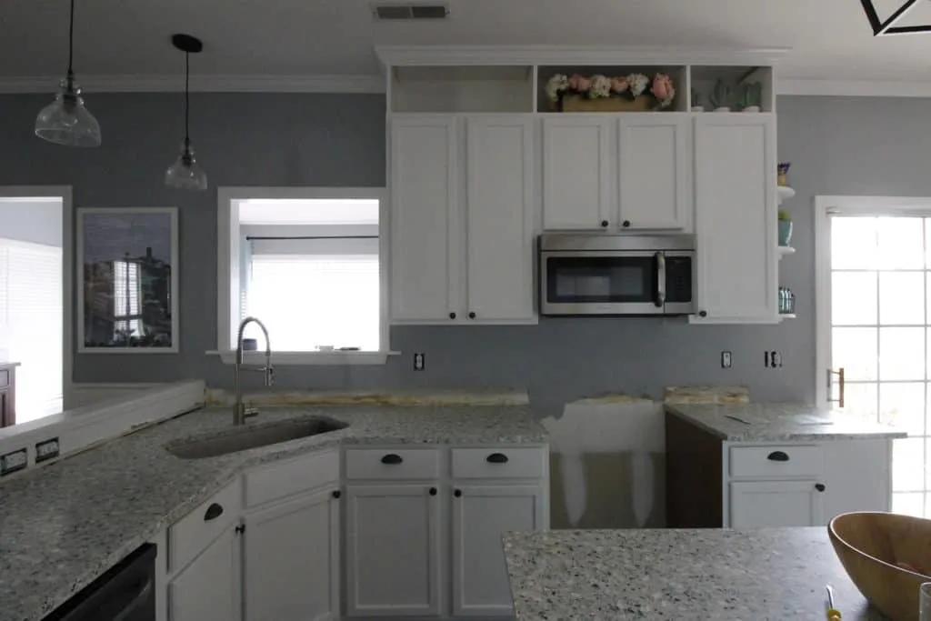How to Hang a Tile Bar Glass Subway Tile Kitchen Backsplash - Charleston Crafted
