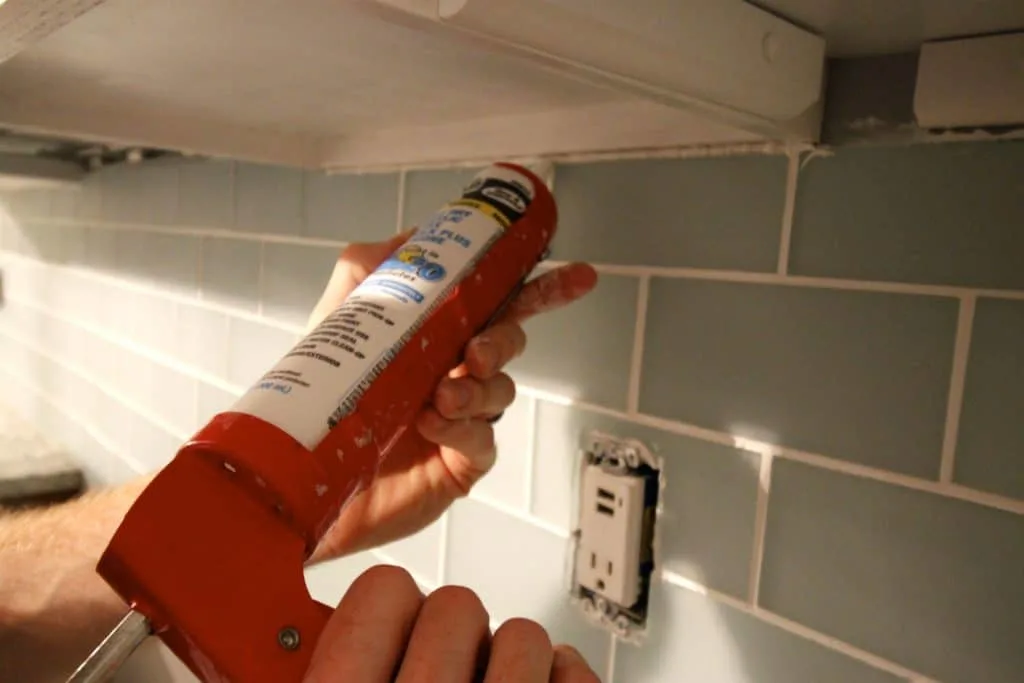 How to Hang a Tile Bar Glass Subway Tile Kitchen Backsplash - Charleston Crafted