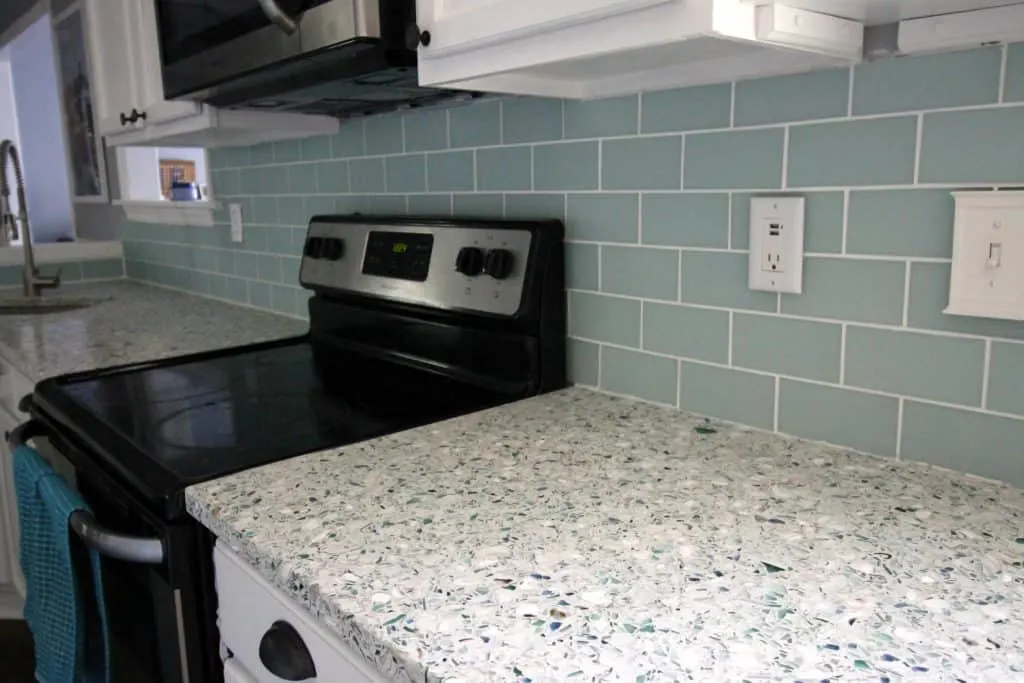 How to Hang a Tile Bar Glass Subway Tile Kitchen Backsplash - Charleston Crafted