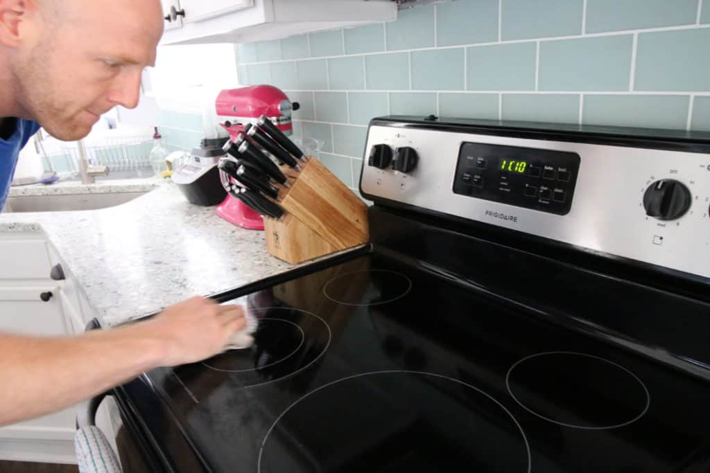 How to clean a stove top including glass, gas and electric stoves