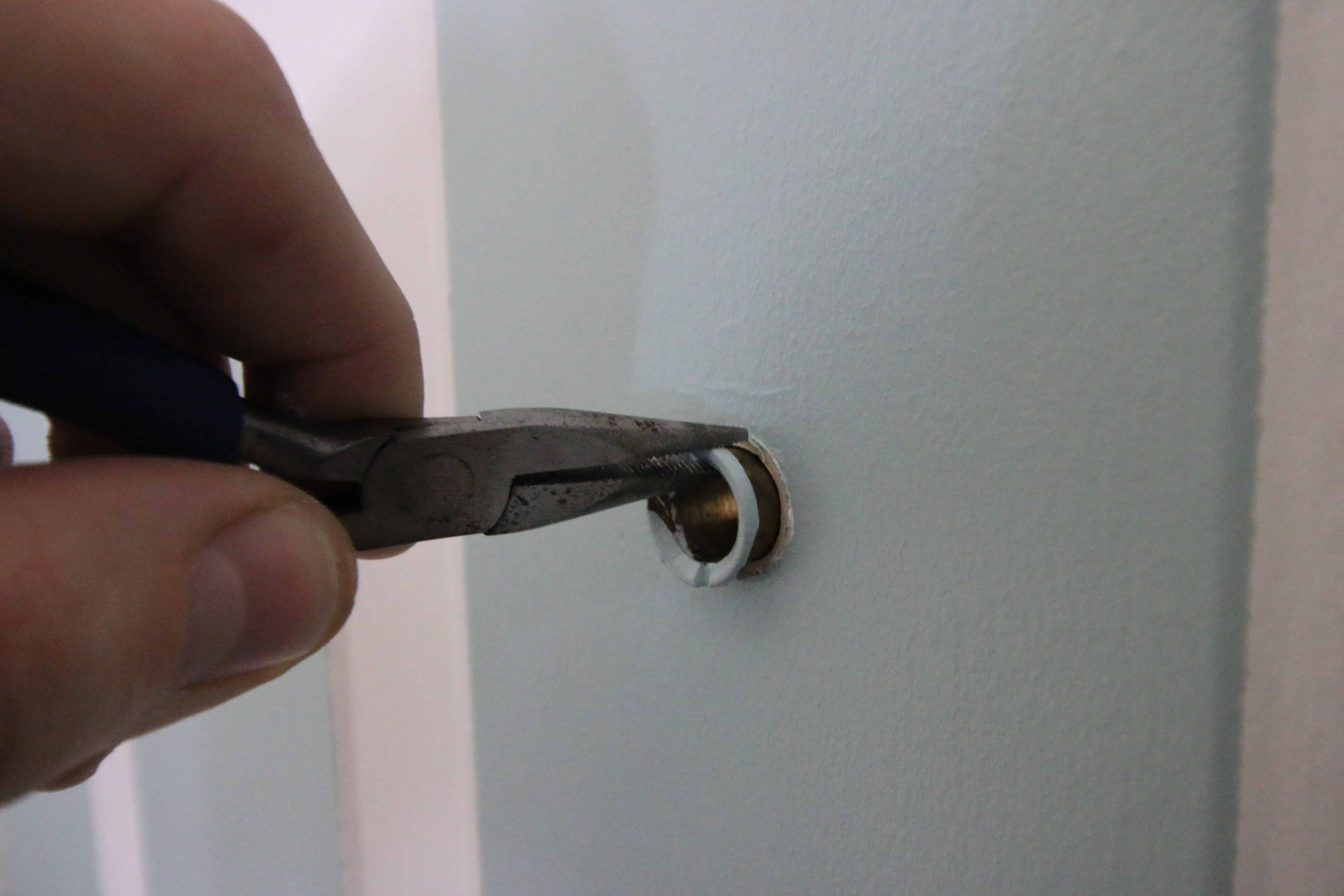 installing a peep hole in a door installing a peep hole in a door