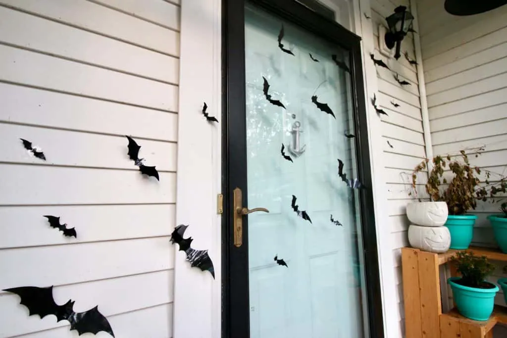 Spooky Halloween Porch Decor via Charleston Crafted