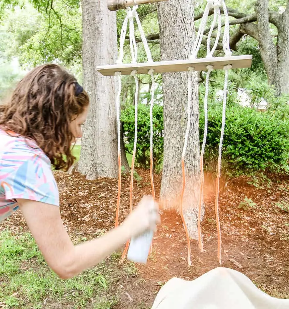 DIY macrame hanging plant holder - via Charleston Crafted