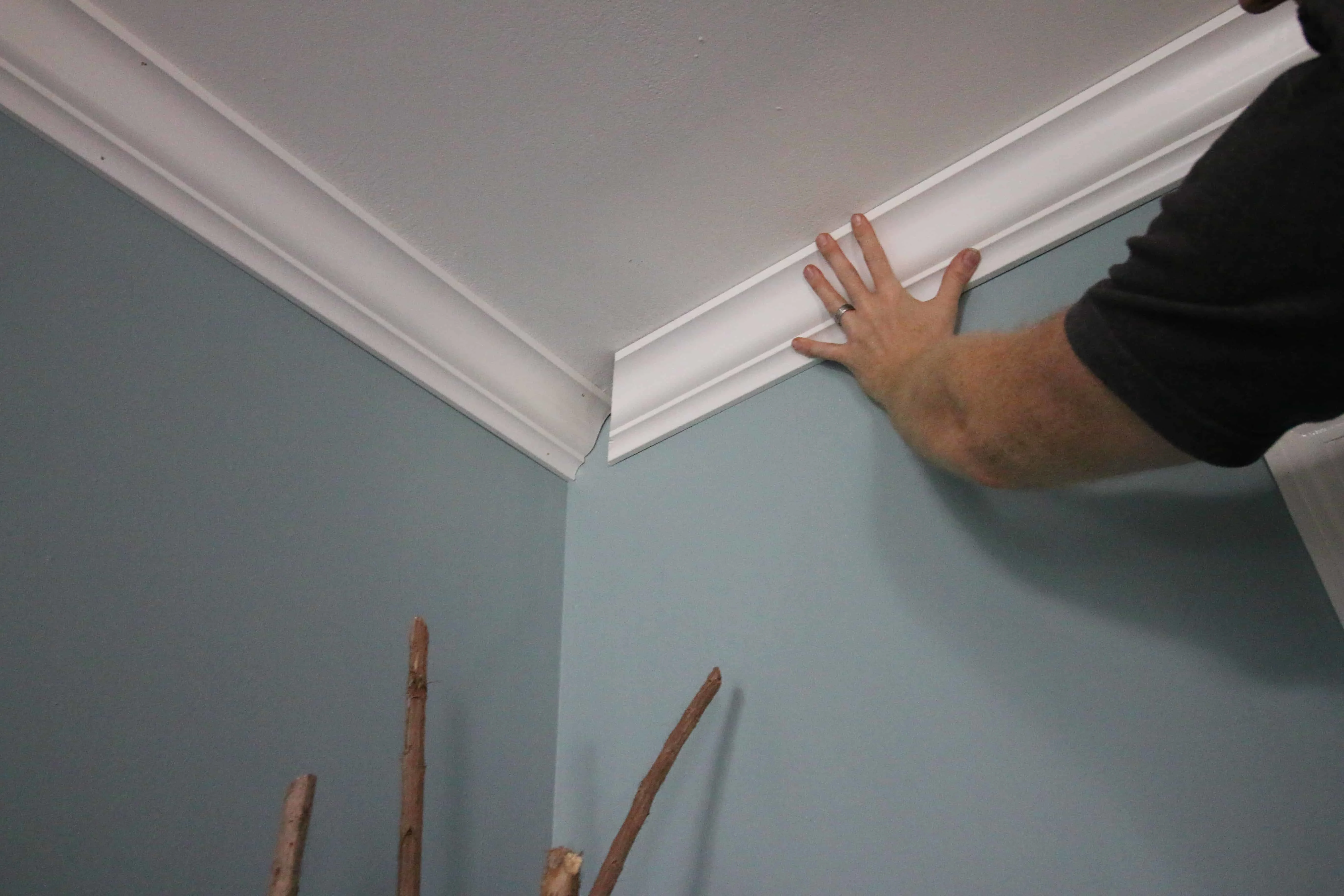 How to Hang Crown Molding