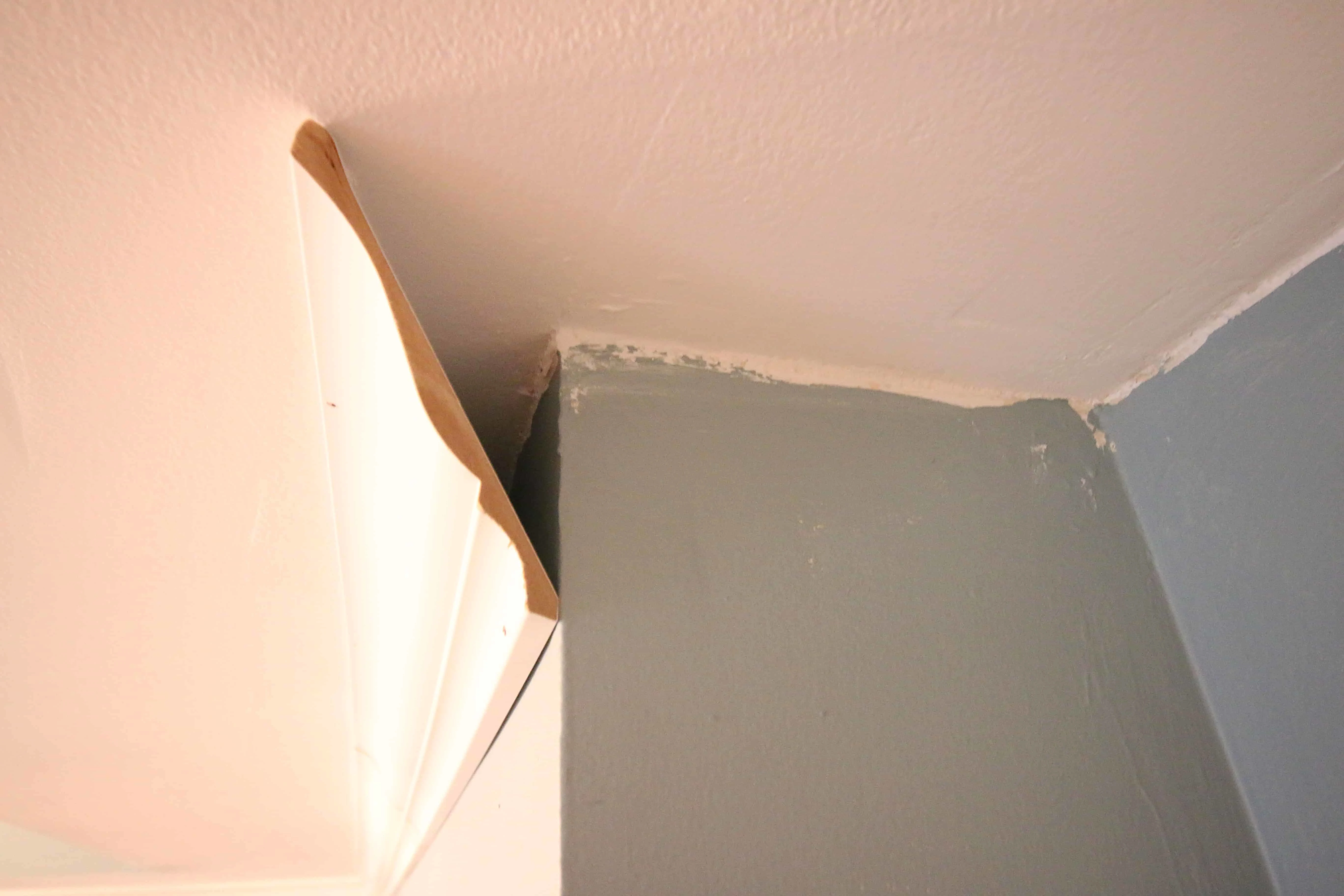 How to Hang Crown Molding