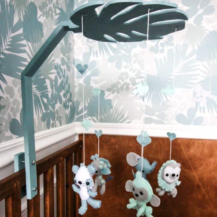 How to make a felt mobile