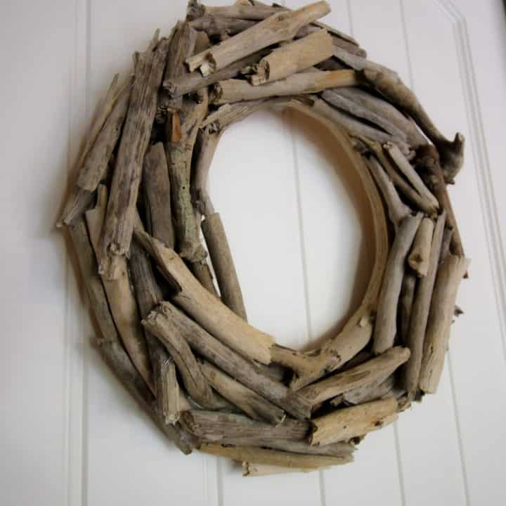 How to make a driftwood wreath
