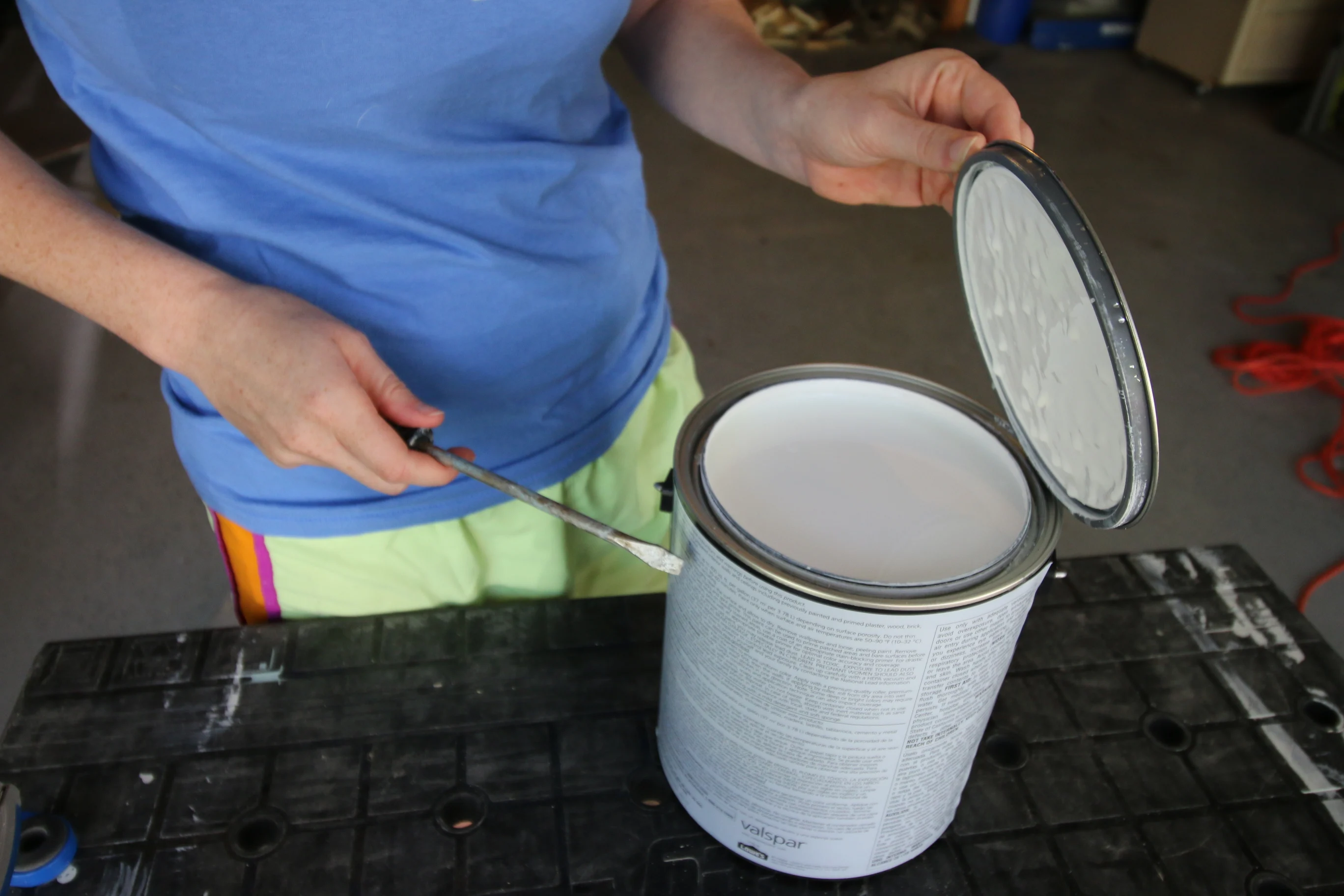 how to open a paint can - the easy way