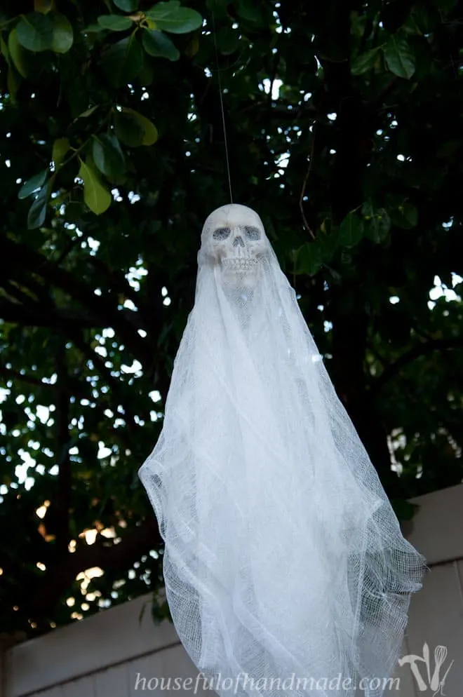 54 Best DIY Outdoor Halloween Decoration Ideas for 2023