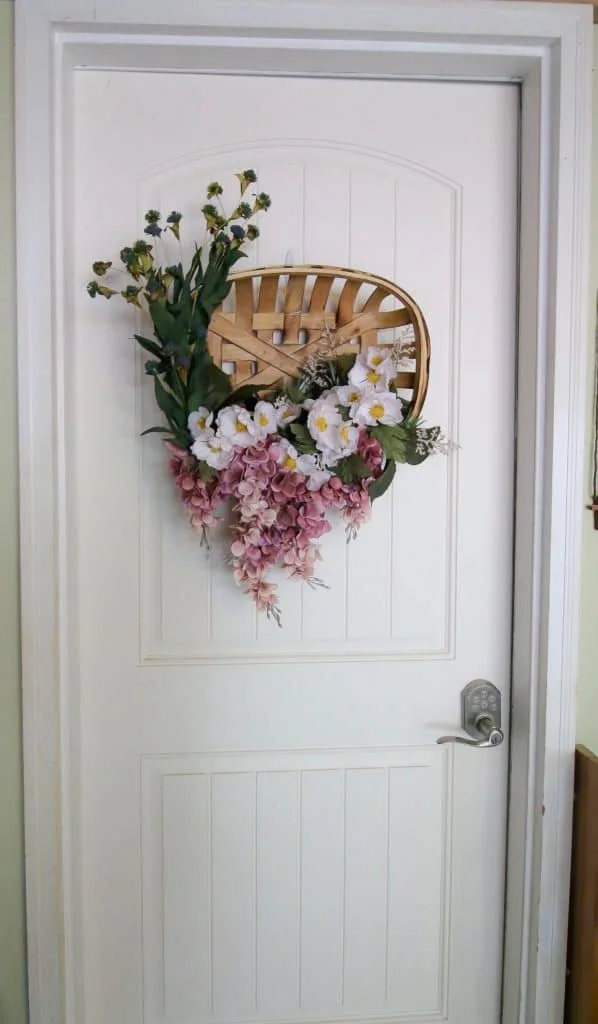 How to make a tobacco basket wreath