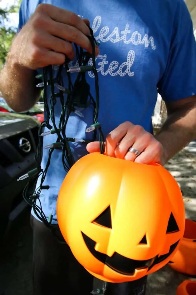 How to Make a DIY Plastic Pumpkin Topiary