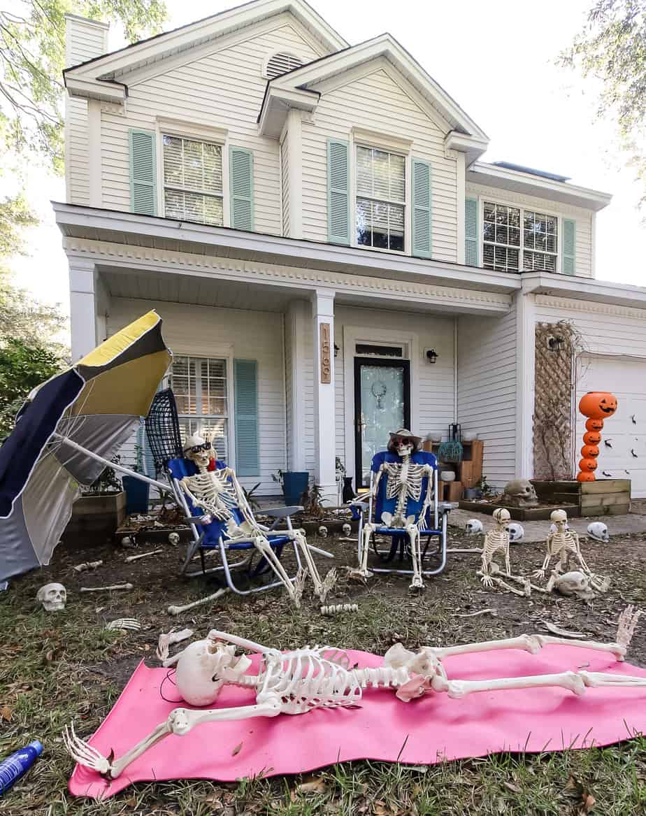 Skeleton Beach Day - a funny Halloween yard display