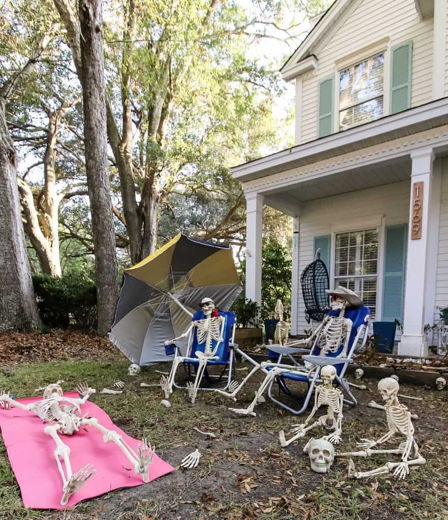 Skeleton Beach Day - a funny Halloween yard display