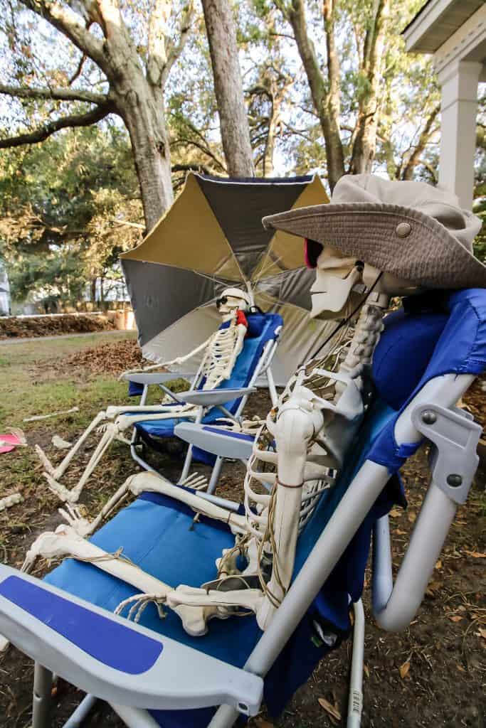 Skeleton Beach Day - a funny Halloween yard display