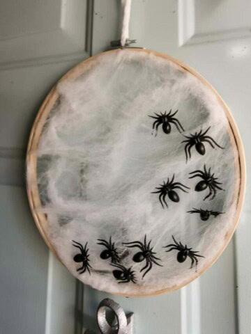 How to Make an Embroidery Hoop Spiderweb Wreath