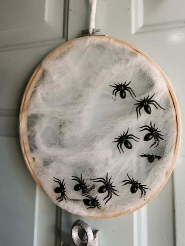 how to make a super easy halloween spider web wreath