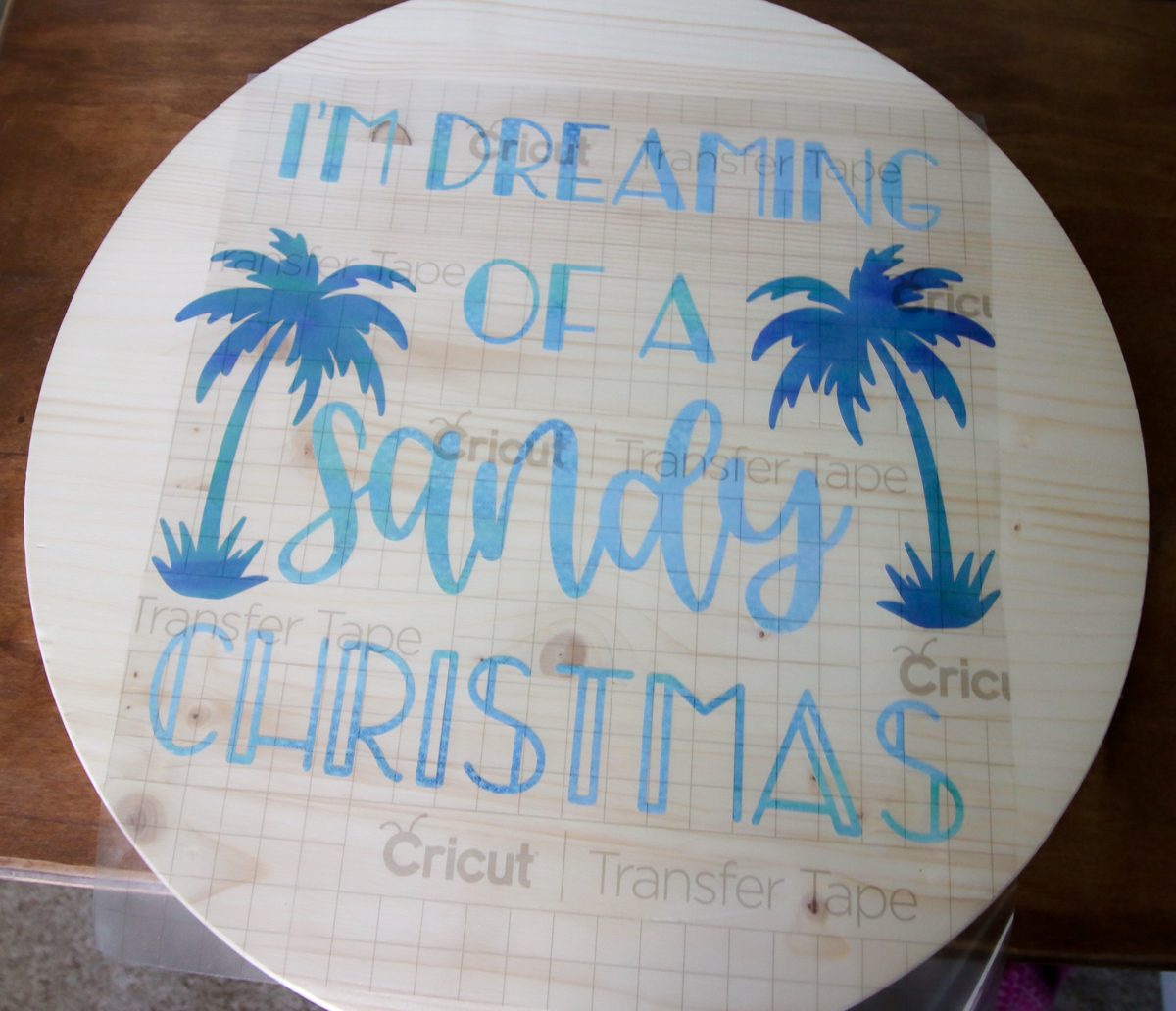 How to make a DIY wood and vinyl sign with a Cricut