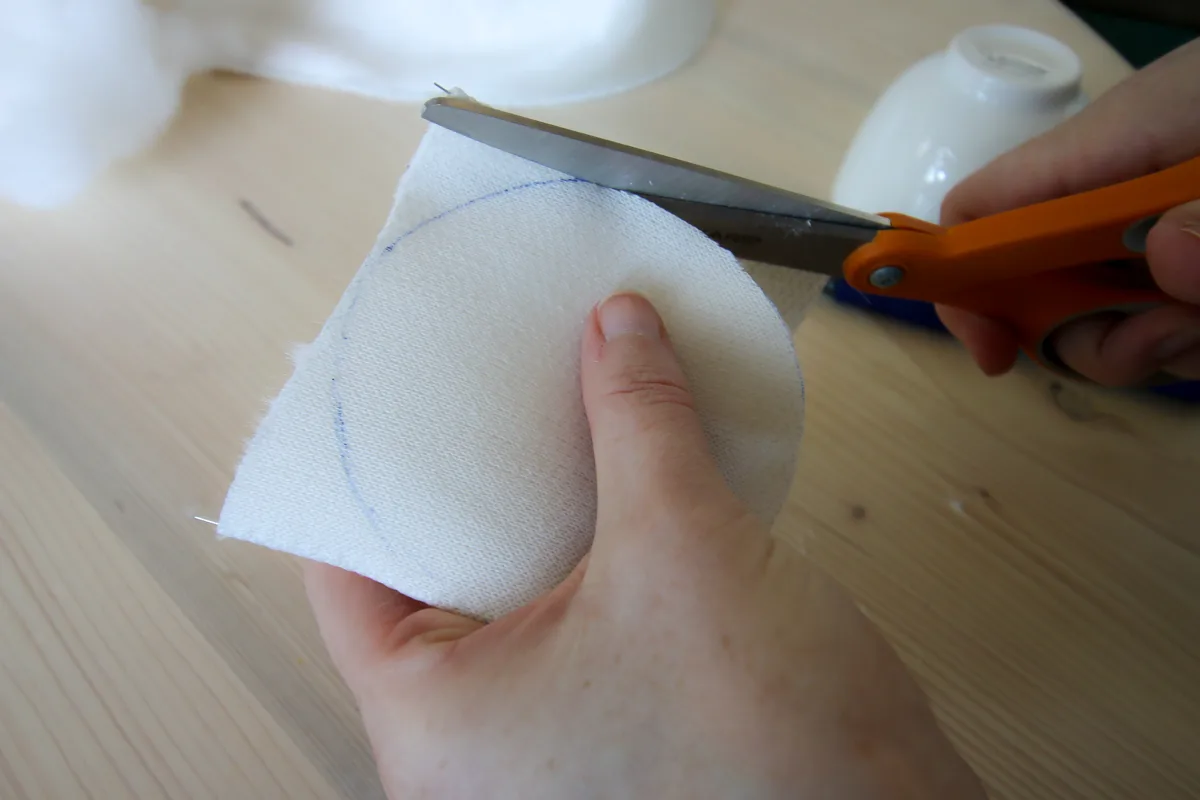 How to make a fur ball pom pom ornament