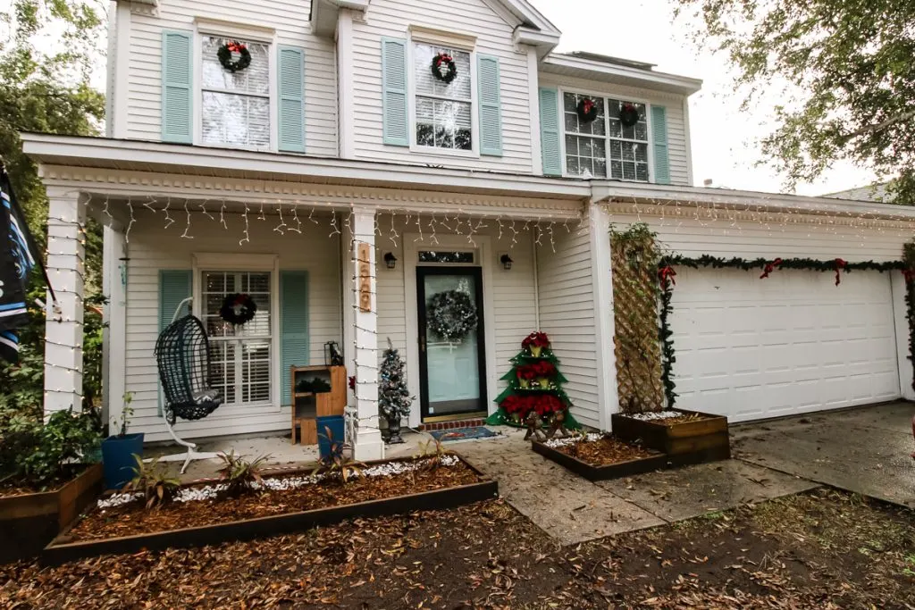 Outdoor Christmas decor