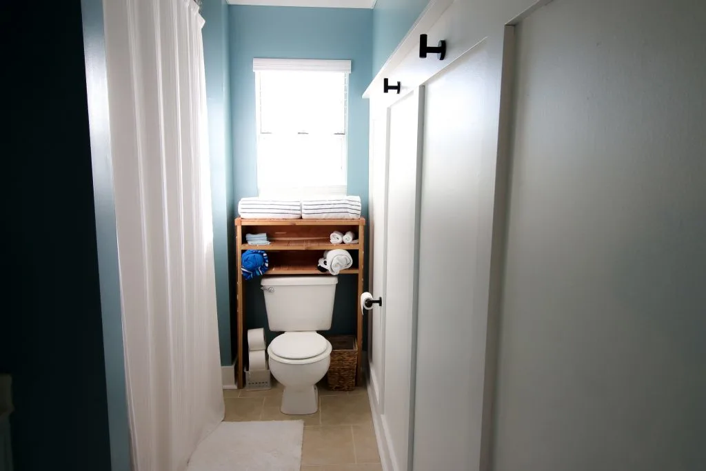 Final bathroom with Finished Elegance molding