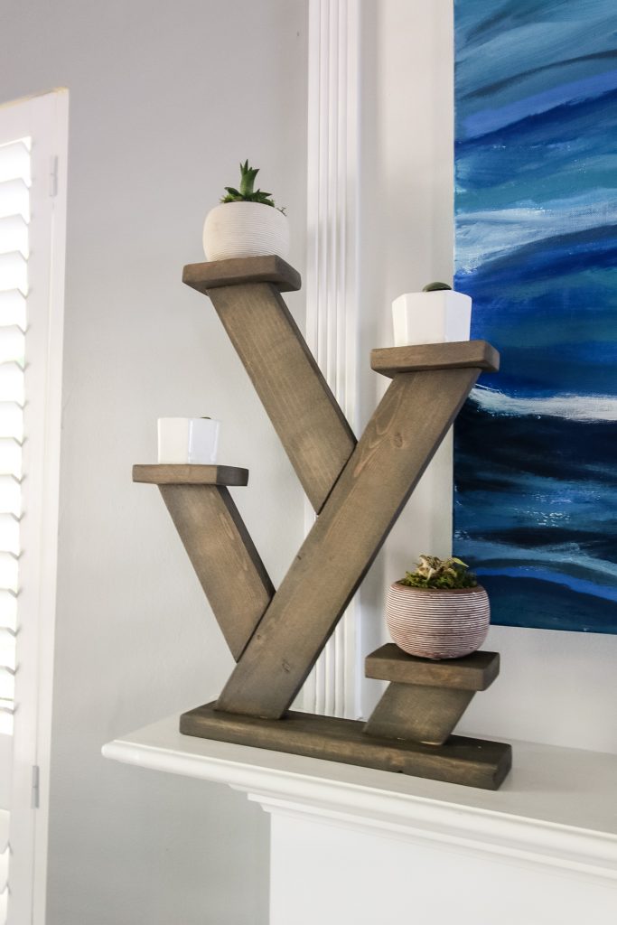 Front view of angled plant stand