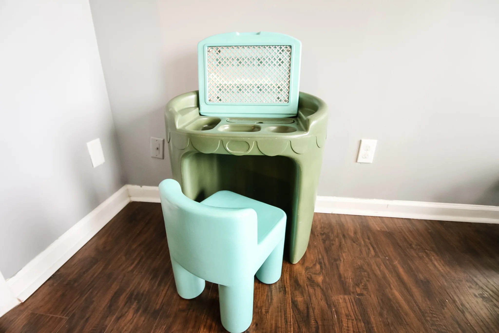 Final Thrift Flip Little Tikes Makeup Vanity