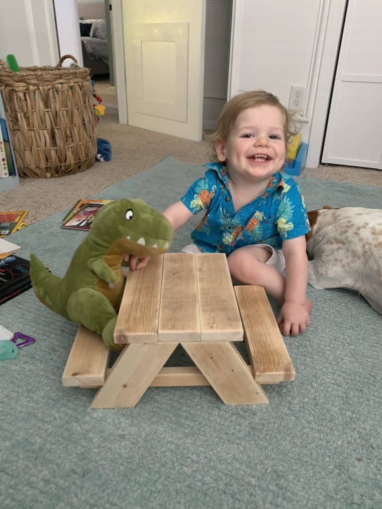 How to build a DIY Mini Picnic Table - FREE printable plans