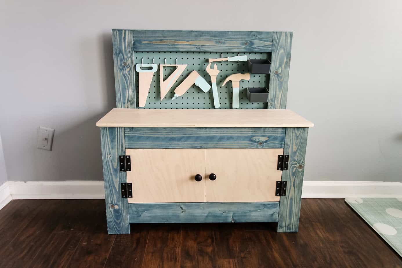 DIY toddler workbench plans - Charleston Crafted