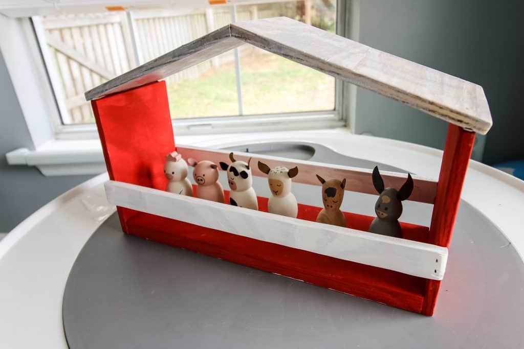 DIY wooden toy barn - Charleston Crafted