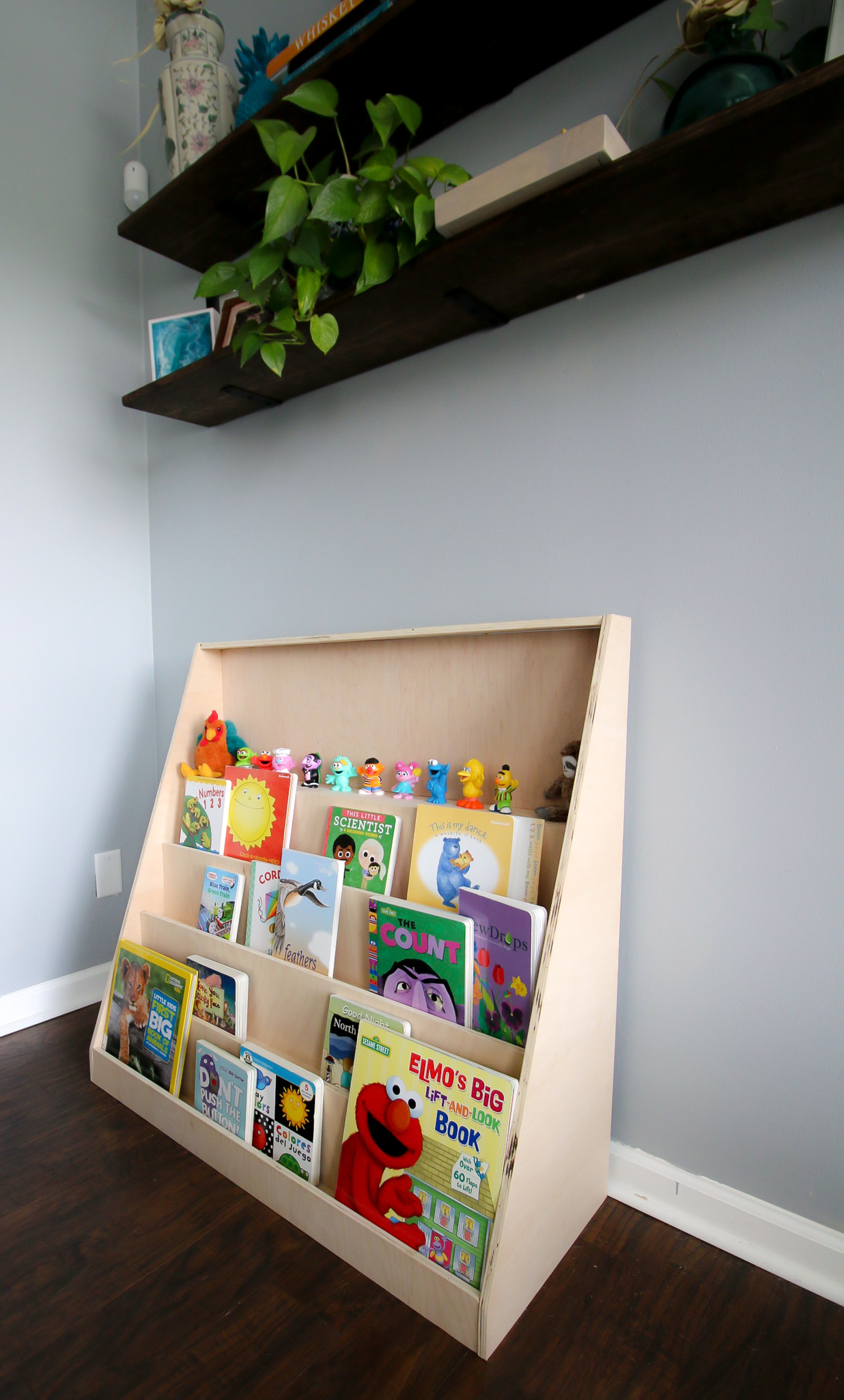 How to build a DIY Montessori frontfacing bookshelf PDF Plans!