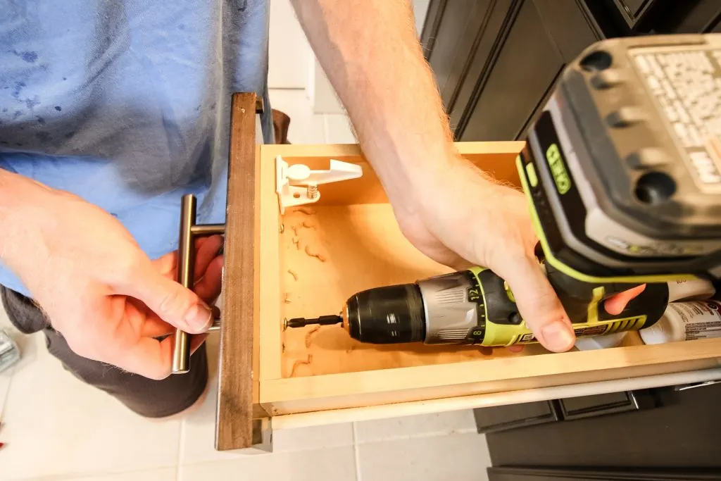 How to replace cabinet hardware