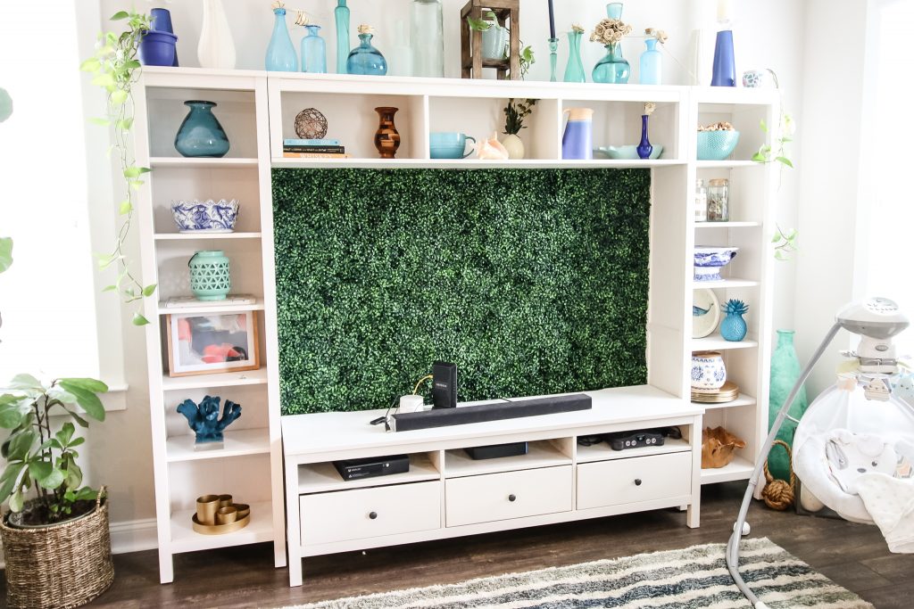 DIY boxwood wall