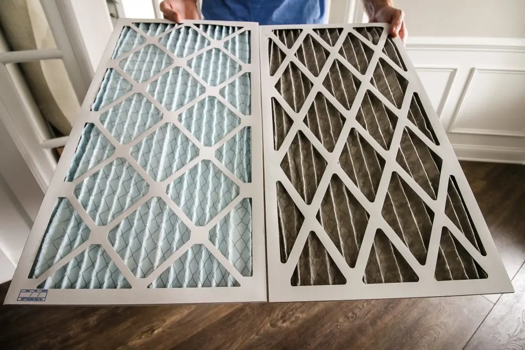 Clean air filter and dirty air filter