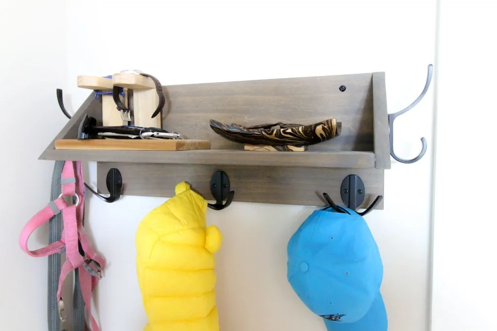 DIY Wooden entry shelf with hooks